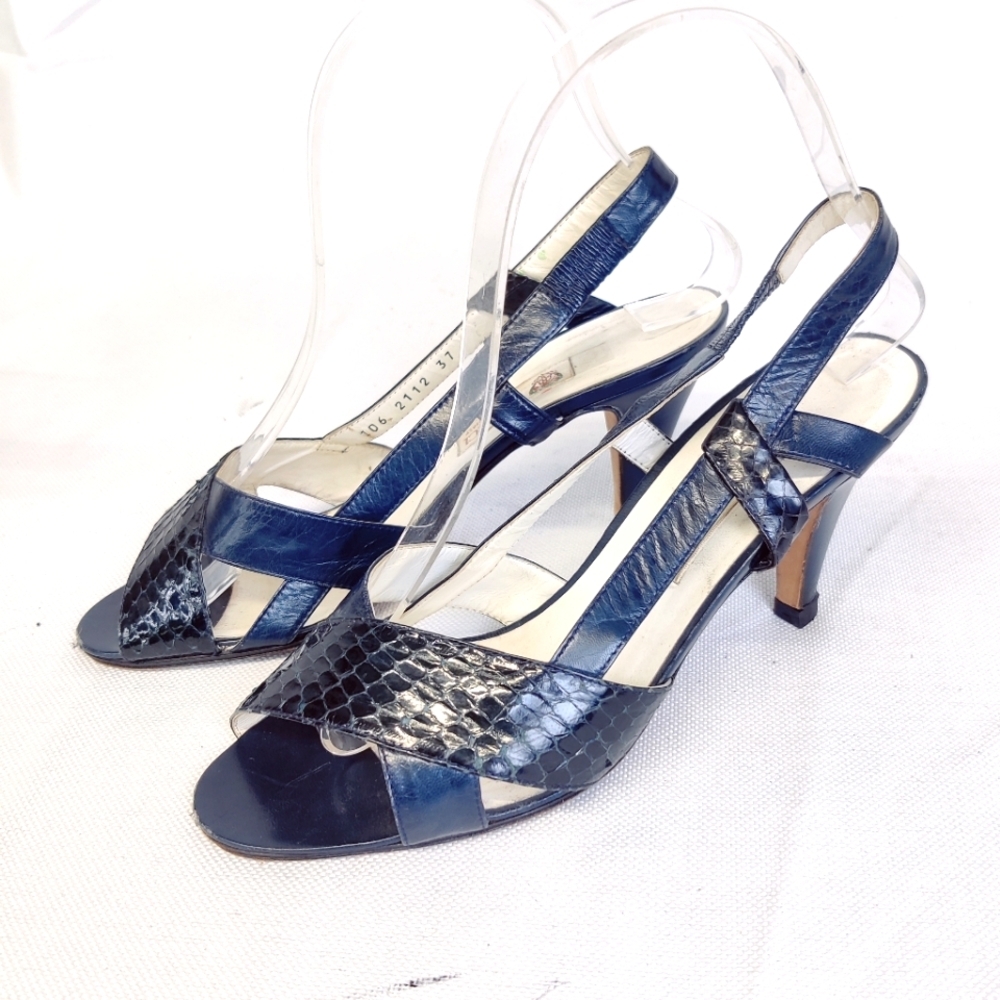 Gucci Blue Snakeskin Slingback Heels Size 37 Vintage 70s–80s Sandals Made Italy - Picture 1 of 15